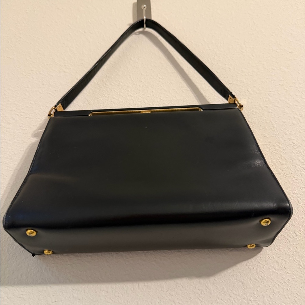Vintage Sophisticated Black Leather Shoulder Bag Genuine Leather Medium Size - Picture 4 of 16